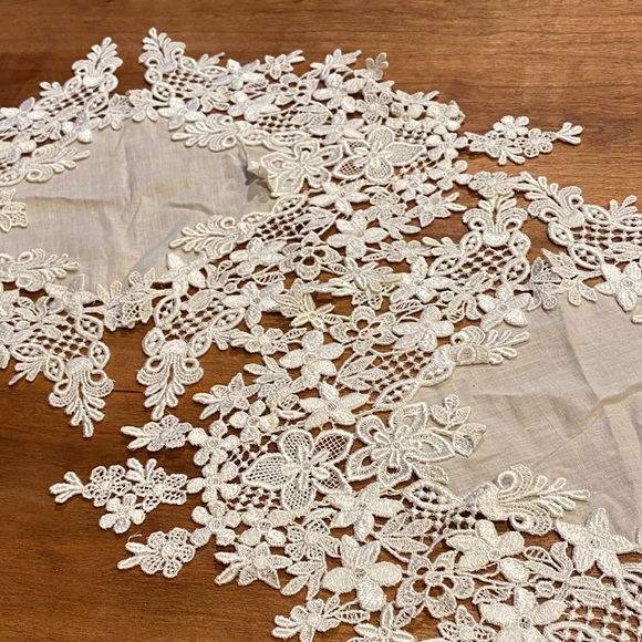 2 TWO beautiful hand made LACE doilies VINTAGE - Picture 11 of 16